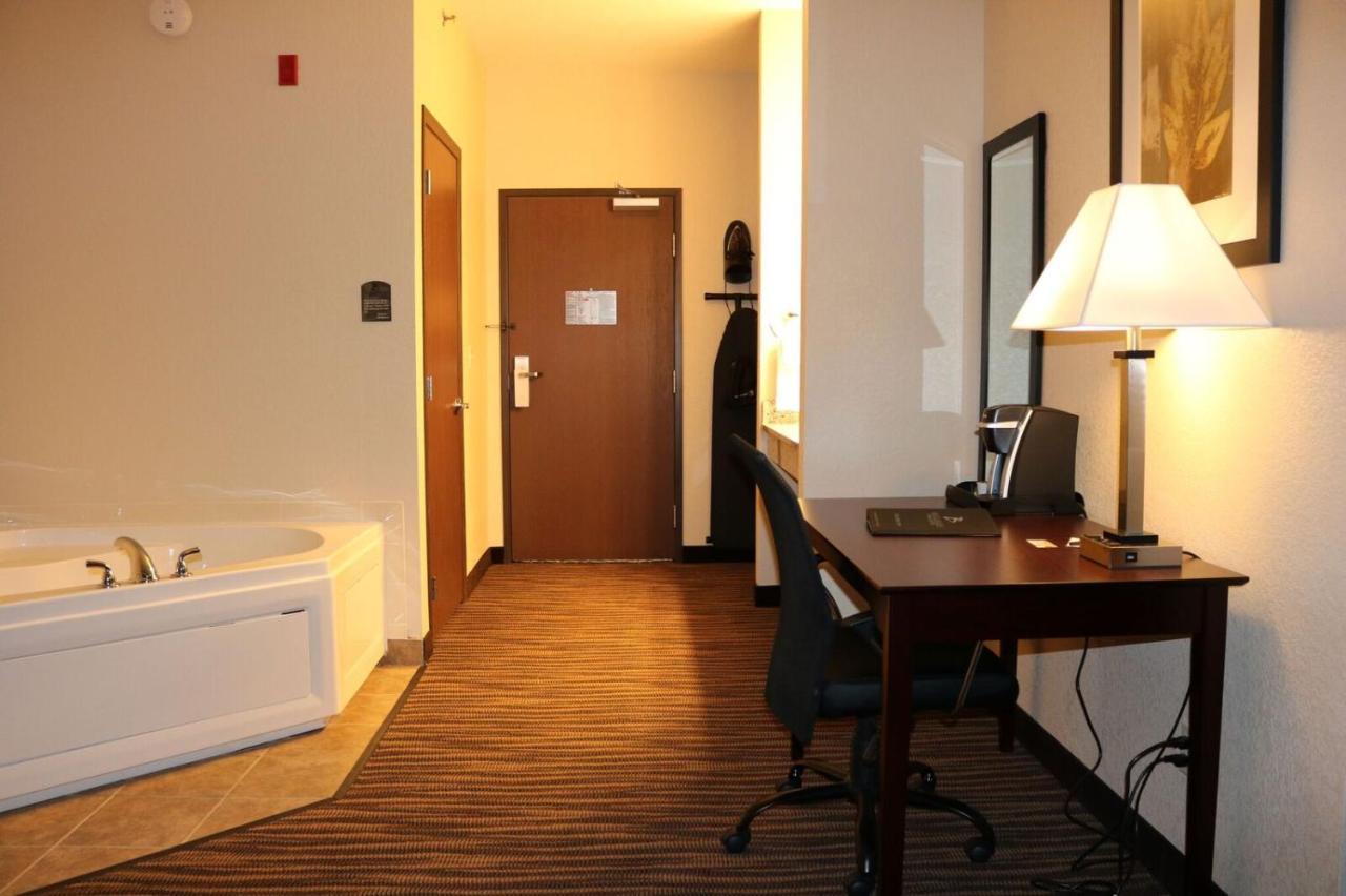 Cobblestone Inn & Suites Maryville المظهر الخارجي الصورة